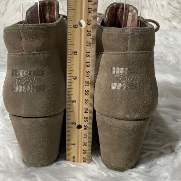 TOMS wedge booties suede lace up beige 740817 women’s sz 8 - Picture 10 of 11